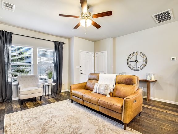 4th image of 4709 Giordano Dr