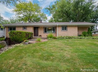 813 Rolling Dr, Lisle, IL 60532