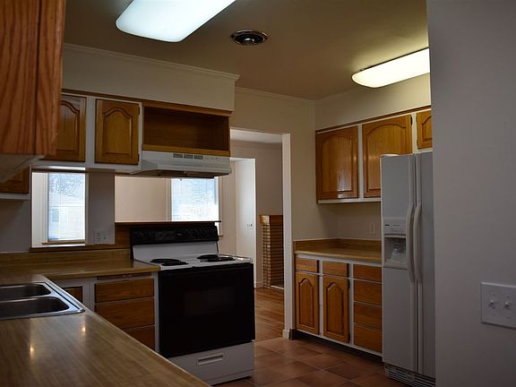 4th image of 9704 E Shannon Ave