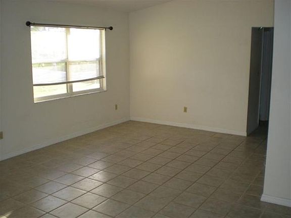5th image of 1437 SW Medina Ave