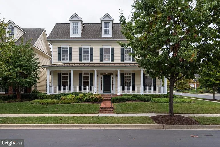 702 Oak Knoll Ter photo 1