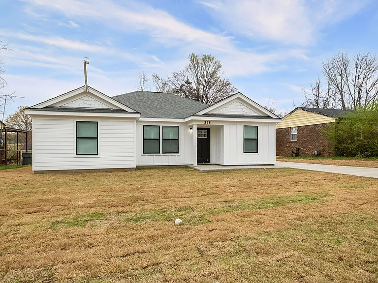 365 Washburn Dr — Photo 2