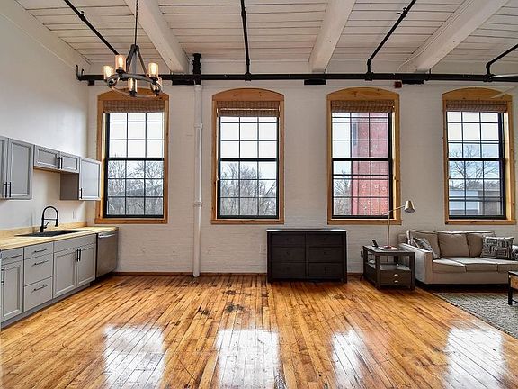 2nd image of 1117 Douglas Ave #507