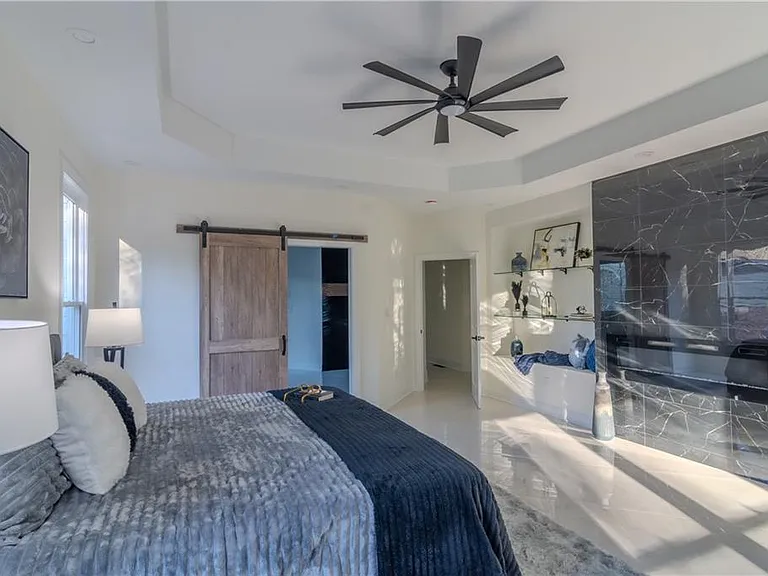 4822 Chamblee Dunwoody Rd — Photo 9