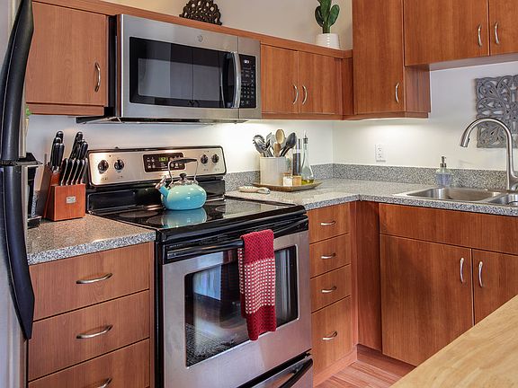 4th image of 899 Date St #443