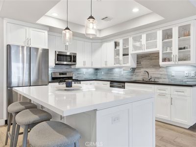 15237 Weddington St #4, Sherman Oaks, CA, 91411