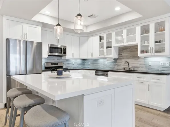 15237 Weddington St #4, Sherman Oaks, CA 91411