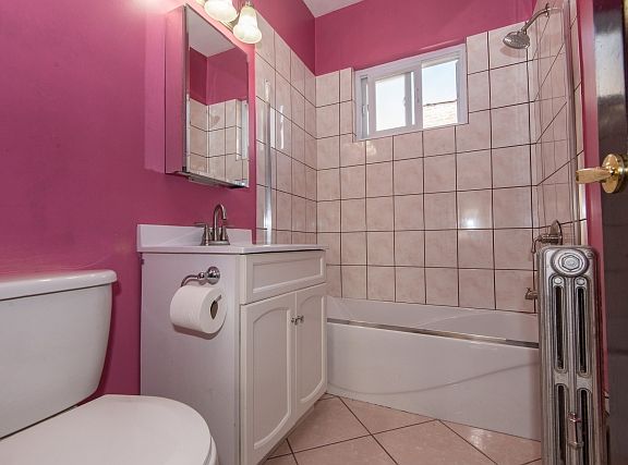 4th image of 3415 N Hamlin Ave #2W
