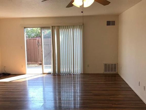 5th image of 240 Bendorf Dr APT 2