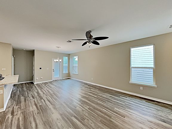 4th image of 1014 Loma Mesa