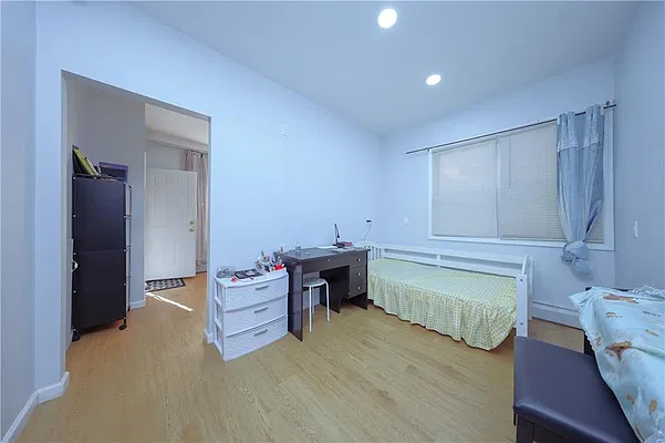 Sold by Remax Edge | media 3