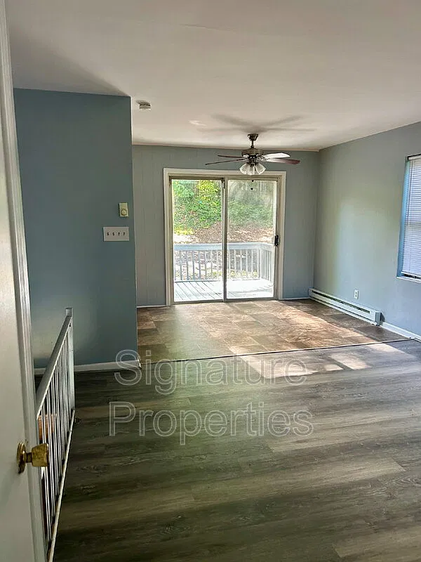 3 bed, 1.0 bath, $1,000 — Photo 4
