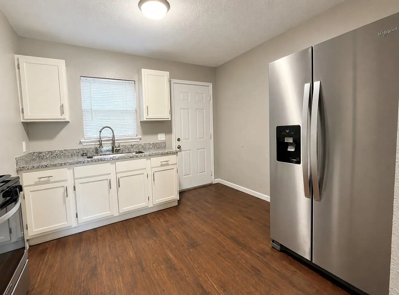 2407 Bastrop St — Photo 4