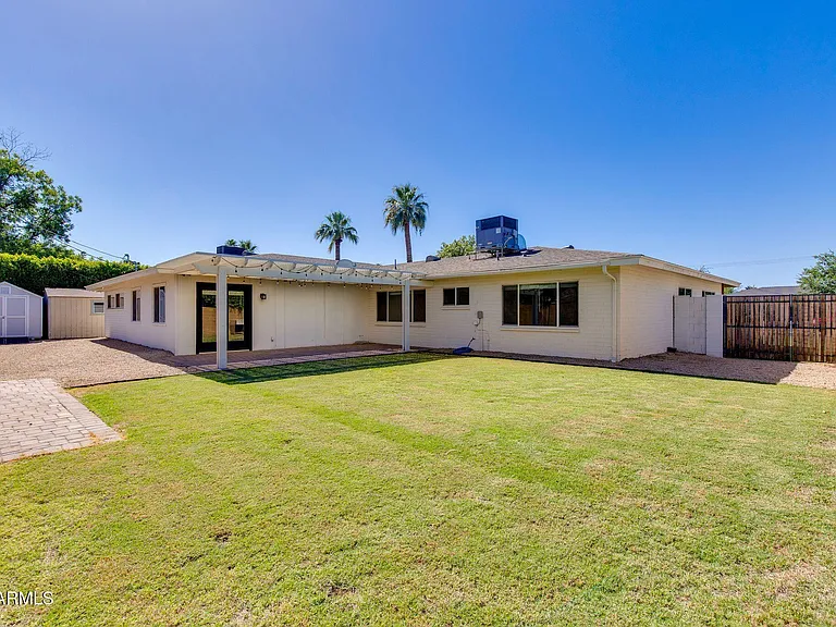 5002 E Mitchell Dr — Photo 45