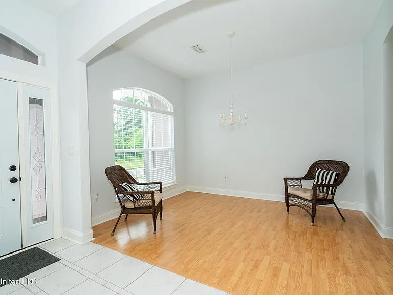 24 Pelican Cove Ln — Photo 5