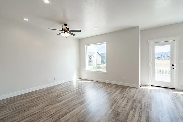 1328 N Sage Dr — Photo 4