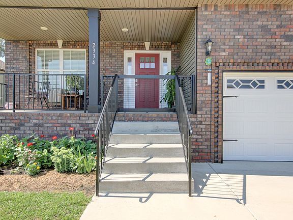 3rd image of 2334 Danbury Dr