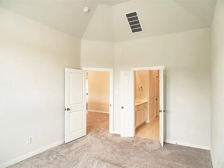 6526 Bramble Cove Ln — Photo 24