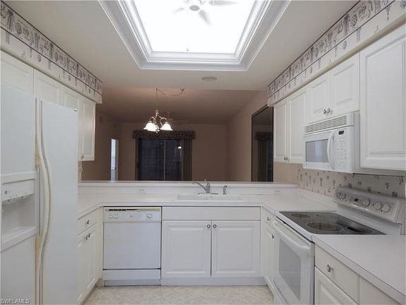 3rd image of 26160 Clarkston Dr #103
