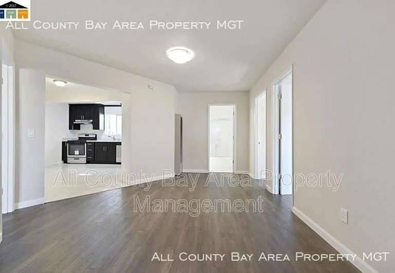 2462 Taylor Ave #B — Photo 8