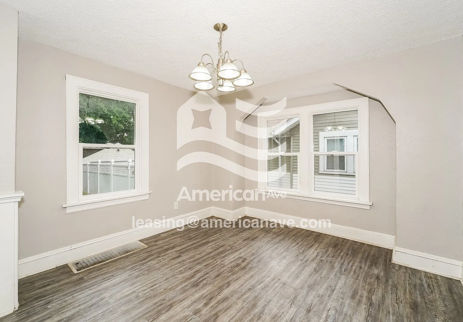 3 bed, 1.0 bath, 1200 sqft, $1,272 — Photo 4