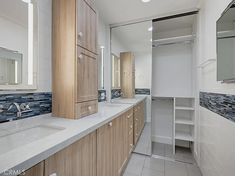 23411 Cambridge Rd — Photo 26