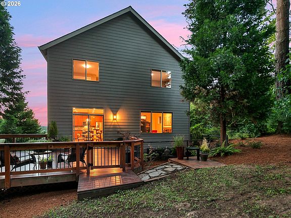 2nd image of 9801 SE Nicholas Dr
