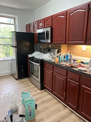 Rented by Sprint Realty | media 9