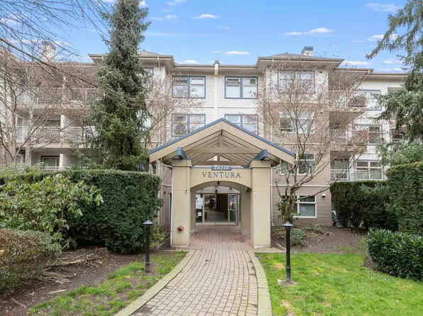 15210 Guildford Dr #411, Surrey, BC V3R 0X7