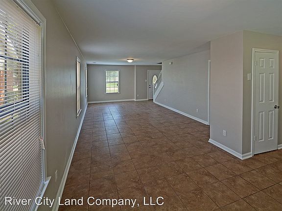 4th image of 8061 Port Douglas Dr