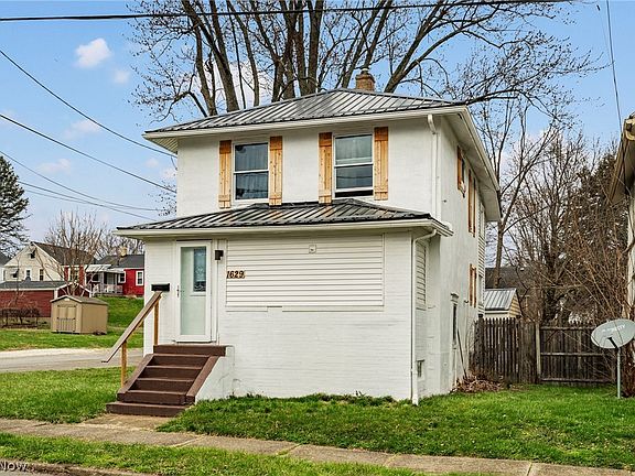 2nd image of 1629 23rd St NE