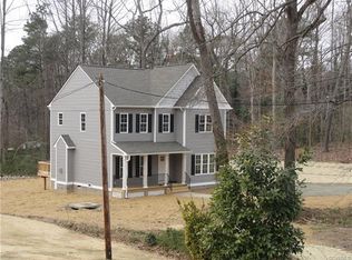 11700 Cliff Lawn Dr, Chester, VA 23831
