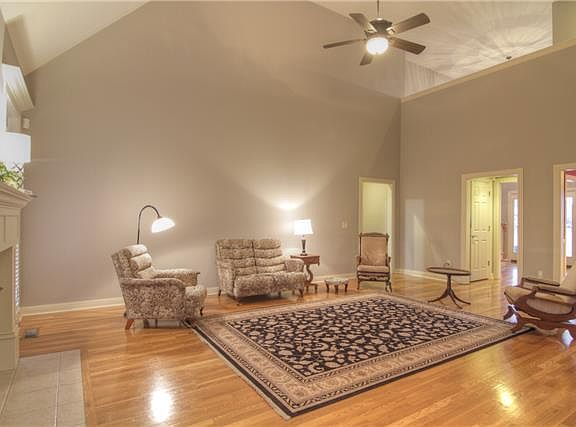 2nd image of 1439 Winterberry Dr