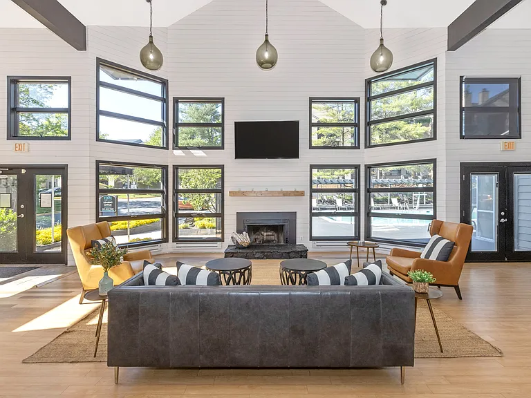 Valor Apartments — Photo 13
