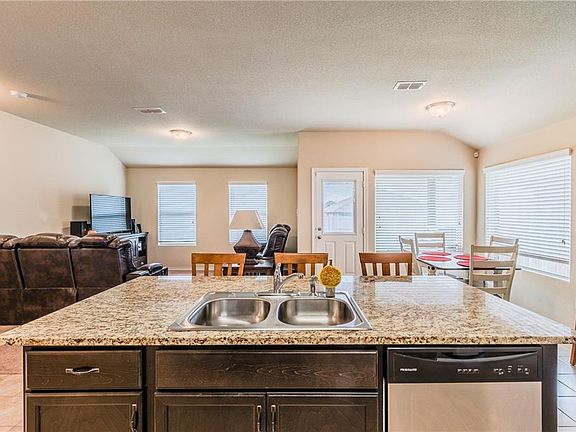 3rd image of 1205 Walnut Cliff Ct
