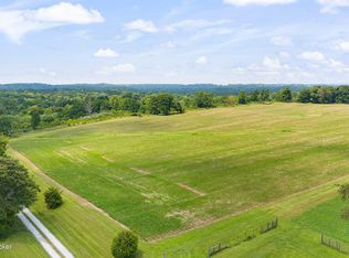 2 Clifford Ln, La Grange, KY
