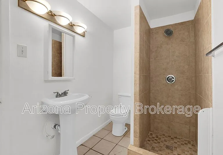 119 W 9th Pl — Photo 13
