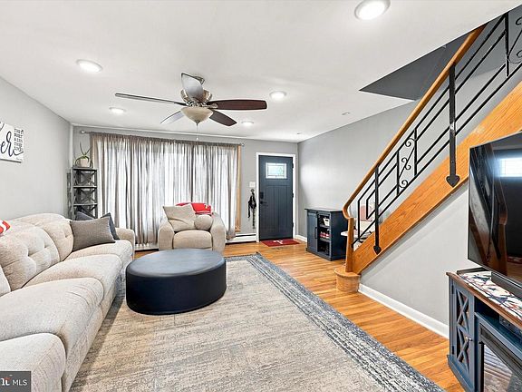 4th image of 1031 Loney St