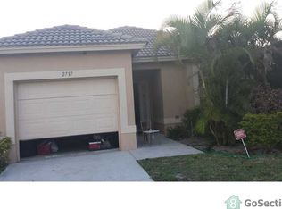 2717 Willow Ave, Lauderdale Lakes, FL 33311