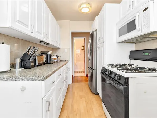 1075 Sheepshead Bay Road image 14 of 23