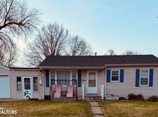 5 Silverwood Dr, Ottumwa, IA 52501