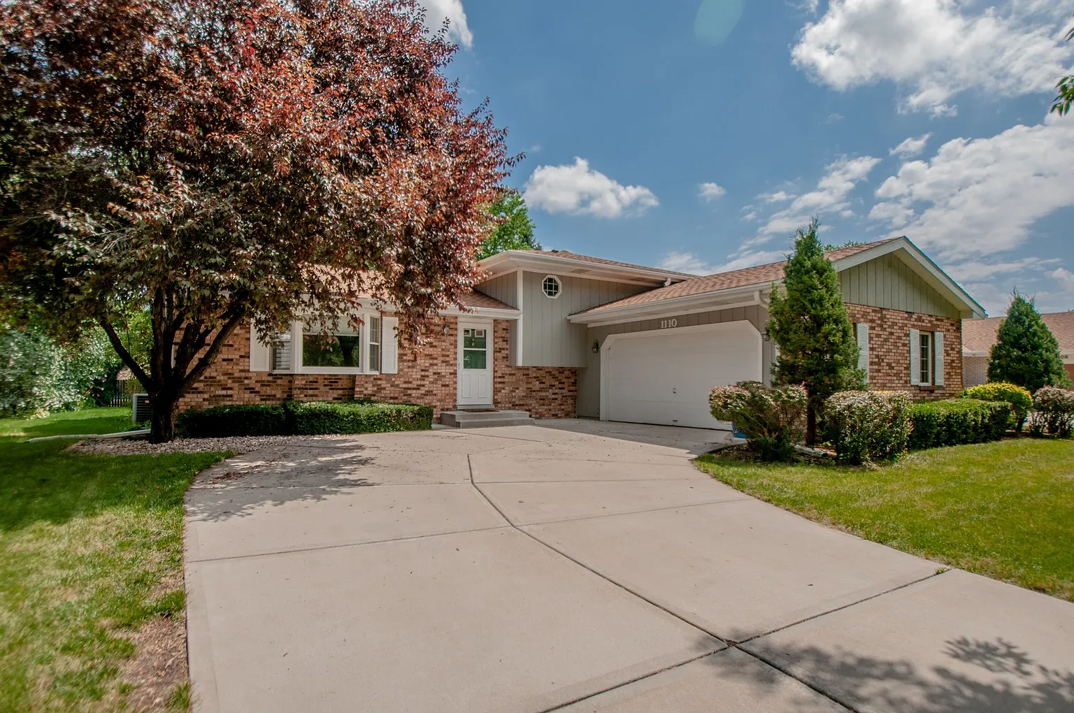 1110 Moorland Ave photo 1