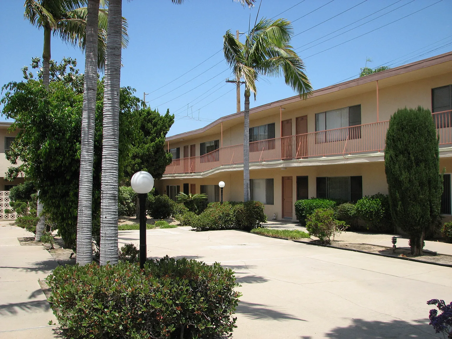 Kensington Apartments — Photo 1