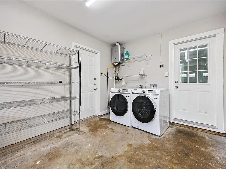 2431 Willowby Dr — Photo 13