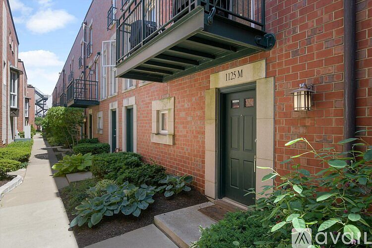 1st image of 1125 W Newport Ave Unit M