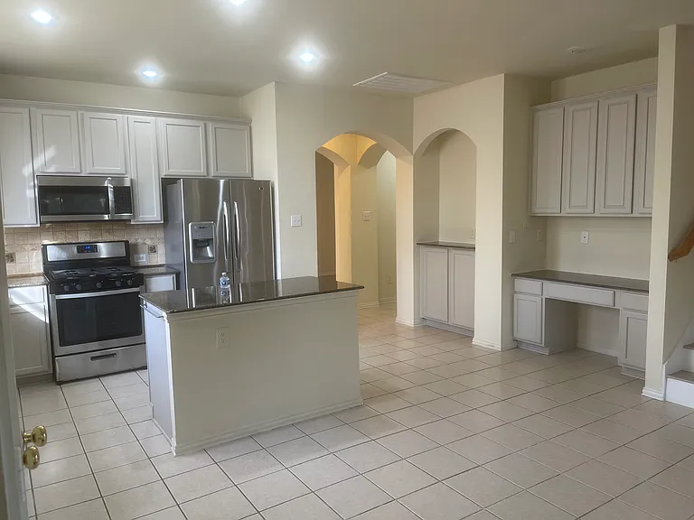 6609 Amesbury Ln — Photo 16