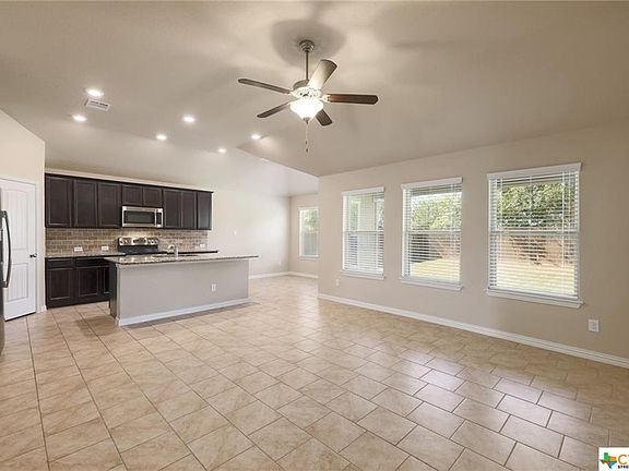 3rd image of 470 Meadow Wind