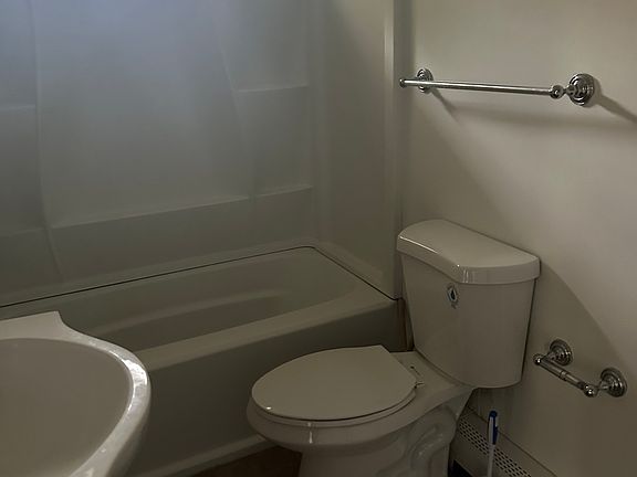 5th image of 35 Burnell Dr Unit B