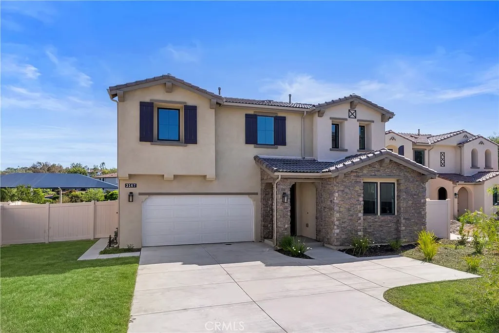 5 bed, 2989 sqft, $5,500 — Photo 1