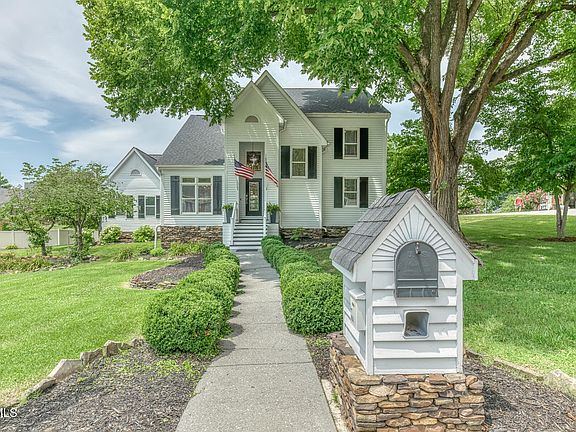 5th image of 106 Woodbriar Dr